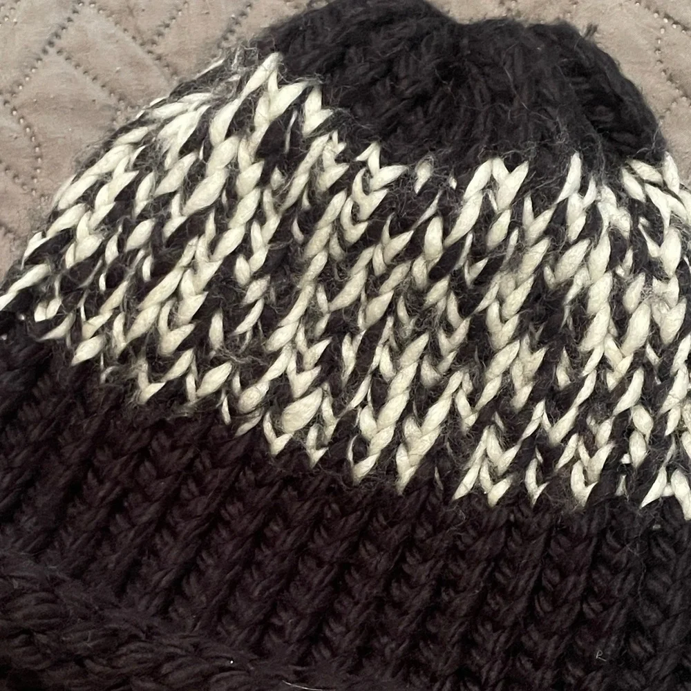 Handmade Crochet Chunky Knit Black and White Beanie Hat NWOT